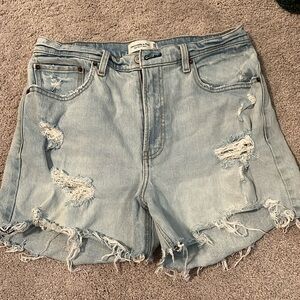 Abercrombie curve love high rise 4” short